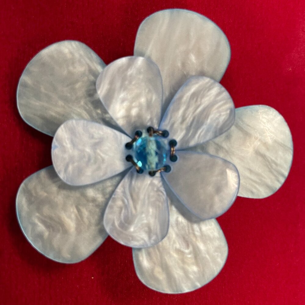 Vintage 3D layered flower brooch
